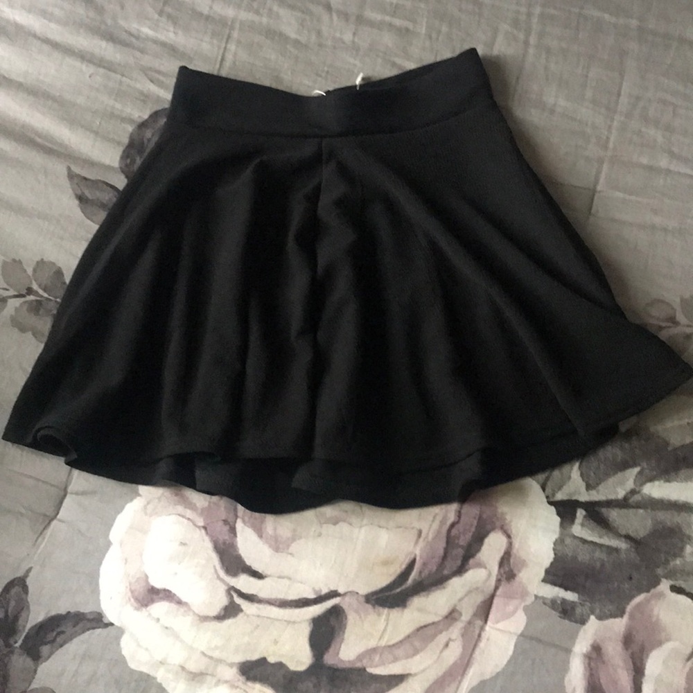 Black skater skirt